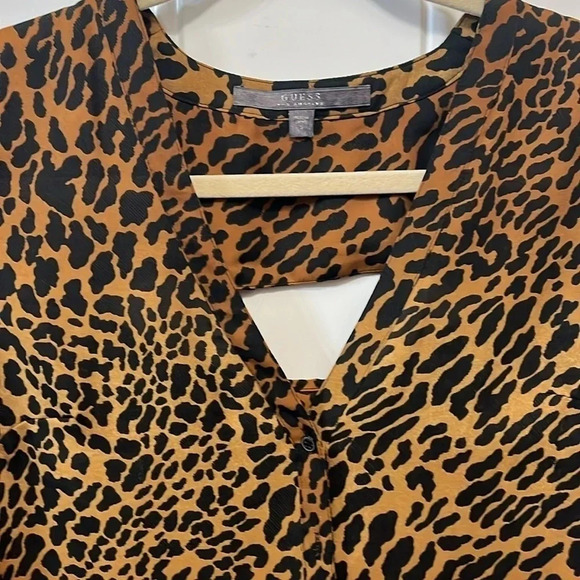 Guess Blouse Animal Print Blouse Small - Picture 9 of 9